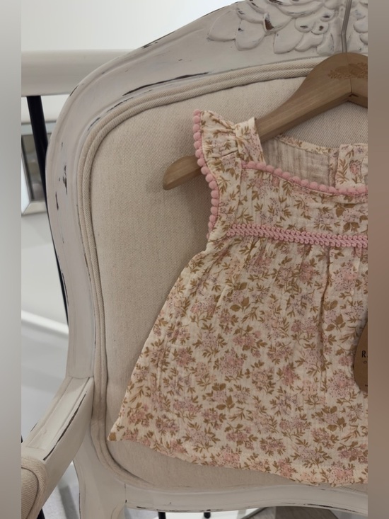 🤍 24 Mth Organic Cotton Ruffle Floral Pink & Tan Pom Pom Trim Top & Bloomer NWT - Picture 5 of 13
